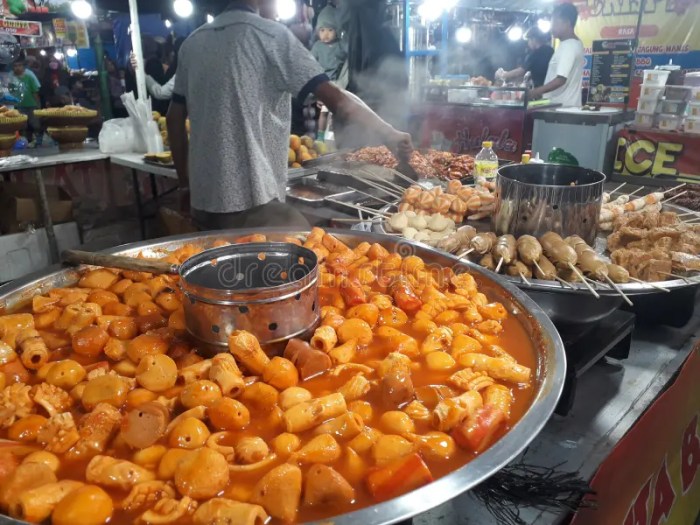 5 Rekomendasi Street Food Terbaik di Indonesia