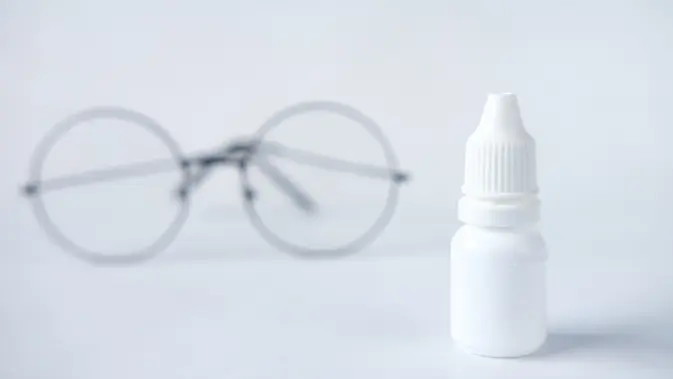 Batas Aman Penggunaan Obat Tetes Mata dan Risiko Salah Penggunaan