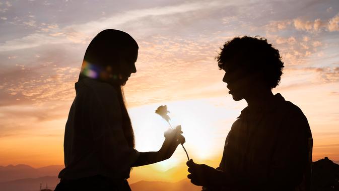 Benarkah Dia Tulus? Cek 9 Tanda Kamu Benar-Benar Dicintai