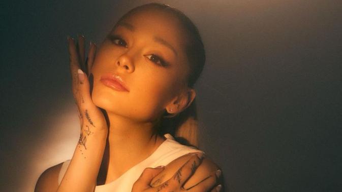 Ariana Grande Mengenang Trauma dan Duka Serta Musik yang Menyembuhkan Jiwanya
