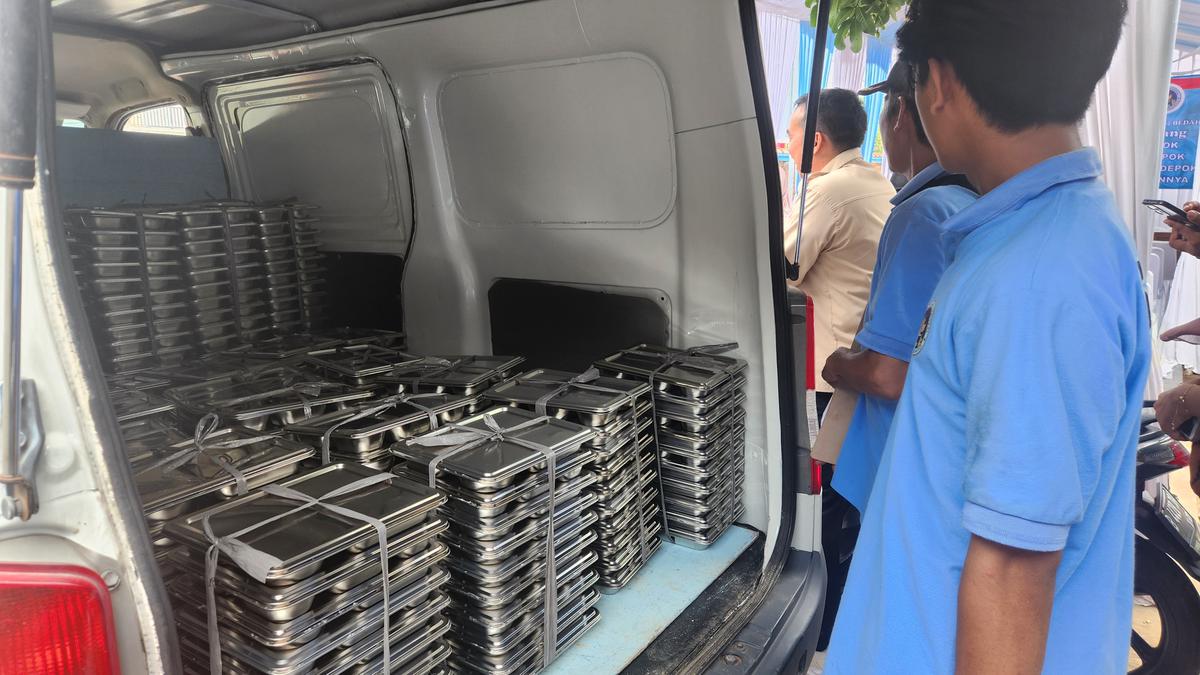 Klarifikasi SPPG Karyasari Banten soal Ramai MBG dalam Kantong Plastik