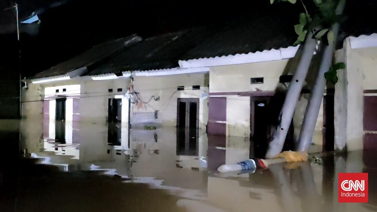 Sungai Cidurian Meluap Mengakibatkan Ratusan Rumah di Cikande Tangerang Terendam