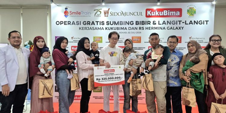 Kuku Bima dan Tolak Angin Salurkan Bantuan untuk Operasi Gratis Sumbing Bibir di RS Hermina Galaxy