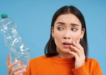 8 Tanda Dehidrasi yang Sering Terabaikan dan Perhatikan Juga Warna Urine