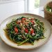 Resep Tumis Daun Ubi dengan Bawang dan Cabai Lezat Disajikan dengan Nasi Hangat