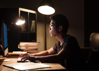 Sering Begadang dan Kurang Tidur? Dampak bagi Tubuh dan Aktivitas Sehari-hari