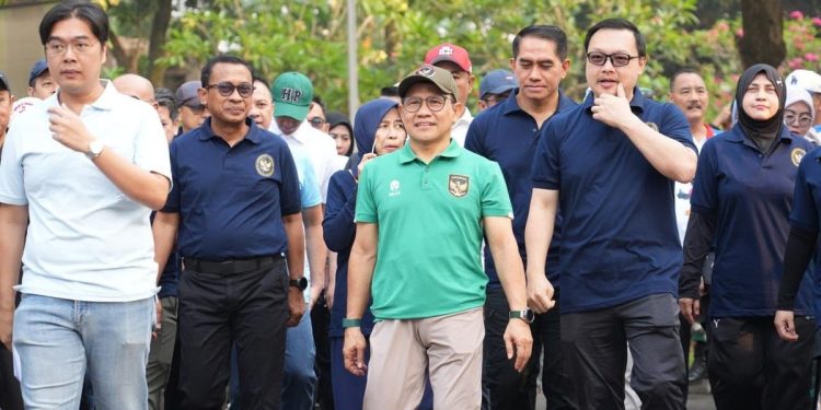 Menko PM dan Dirut BPJS Kesehatan Ajak Masyarakat Terapkan Gaya Hidup Sehat untuk Ekonomi