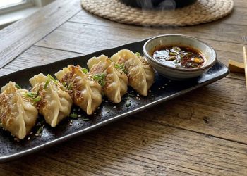 Resep Gyoza Isi Ayam dan Sayuran yang Gurih untuk Camilan ala Jepang